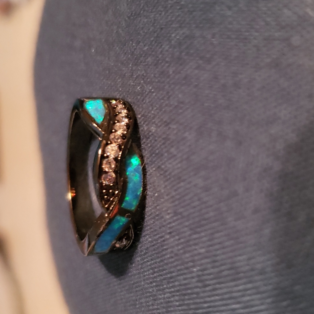 Fire opal Anniversary ring - Picture 3 of 6